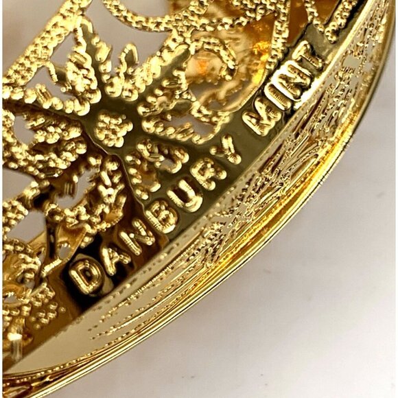 Danbury Mint Romantic Snowflake Inside a Heart 23K Gold Christmas Ornament 2006 - Picture 7 of 7